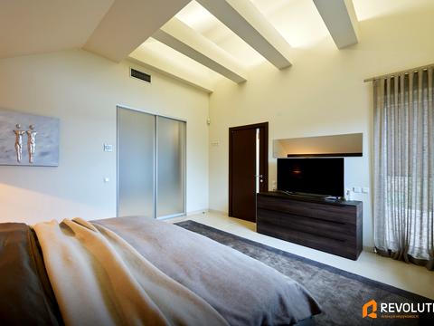 дом по адресу с. Плюты, Київська ул.