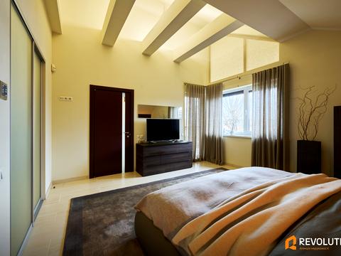 дом по адресу с. Плюты, Київська ул.