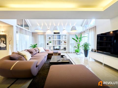 дом по адресу с. Плюты, Київська ул.