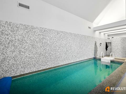 дом по адресу с. Плюты, Київська ул.