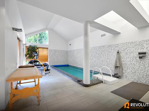 дом по адресу с. Плюты, Київська ул.