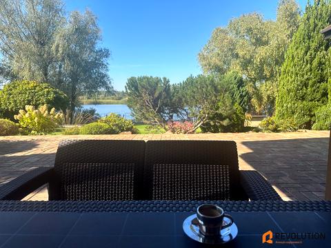 дом по адресу с. Плюты, Київська ул.