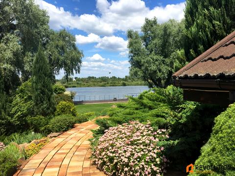 дом по адресу с. Плюты, Київська ул.