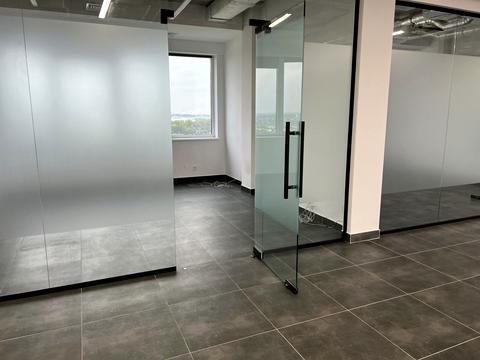 комерційна за адресою Щирецька вул., 37