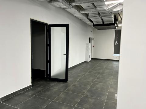 комерційна за адресою Щирецька вул., 37