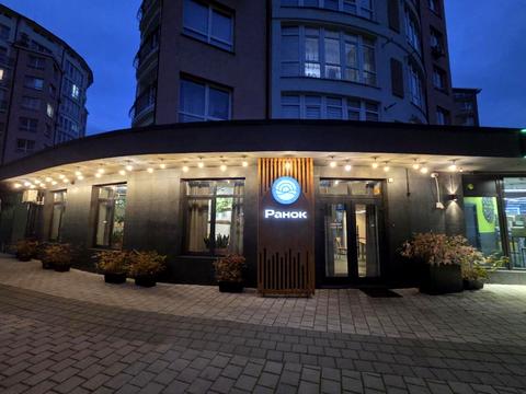 комерційна за адресою с. Крихівці, Слобідська вул., 32