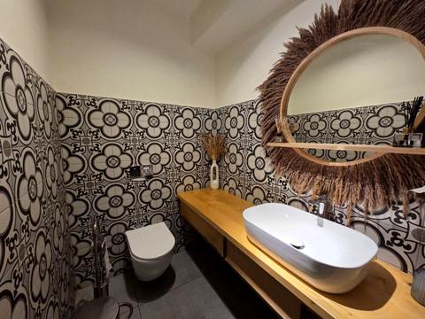 комерційна за адресою с. Крихівці, Слобідська вул., 32