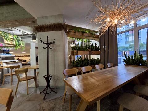 комерційна за адресою с. Крихівці, Слобідська вул., 32