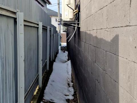 комерційна за адресою Польова вул., 1Д