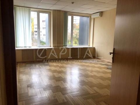 комерційна за адресою Болсуновська вул. (Сергія Струтинського), 10