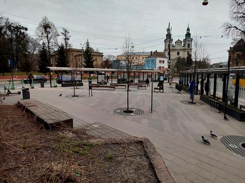 комерційна за адресою Степана Бандери вул. (), 29