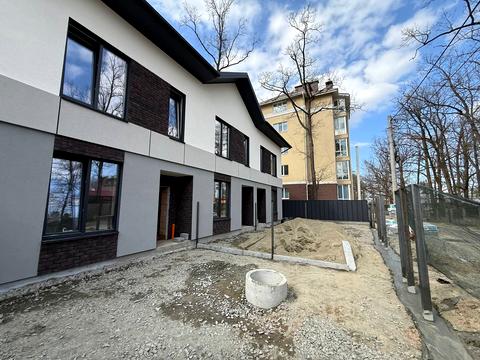 будинок за адресою Олени Теліги вул. (Лермонтова)