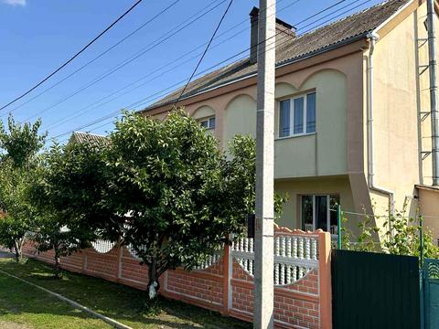 дом по адресу Центральна