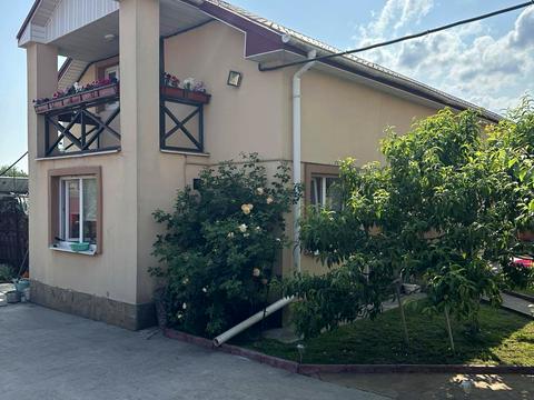 дом по адресу Центральна