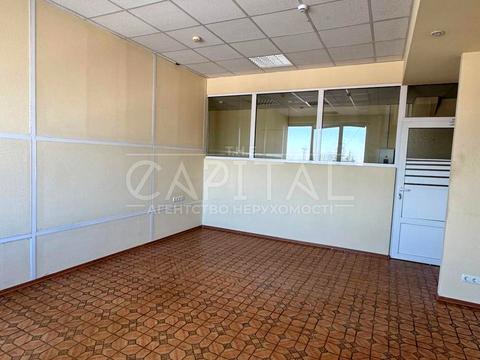 комерційна за адресою Лесі Українки бульв., 10