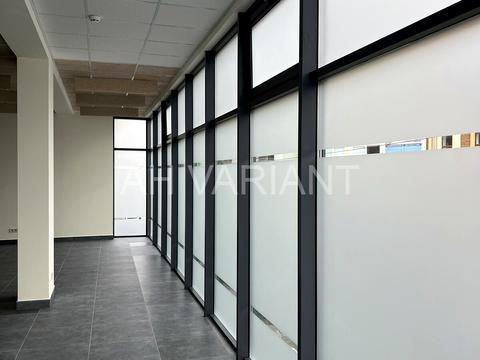 комерційна за адресою Корятовича пл., 33