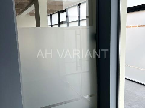 комерційна за адресою Корятовича пл., 33