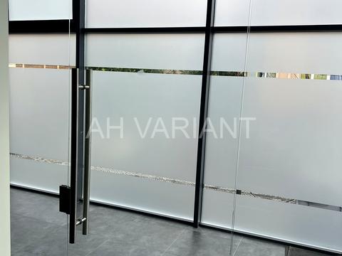 комерційна за адресою Корятовича пл., 33