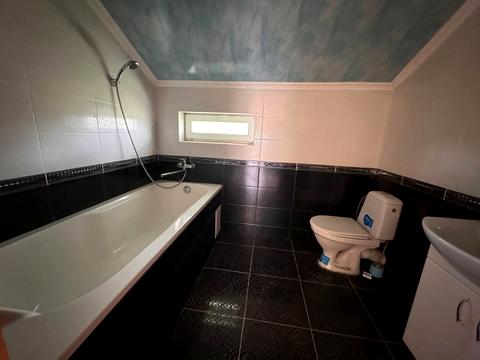 будинок за адресою Центральна, 9