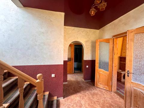 будинок за адресою Центральна, 9