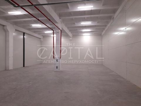 комерційна за адресою Амосова вул., 48