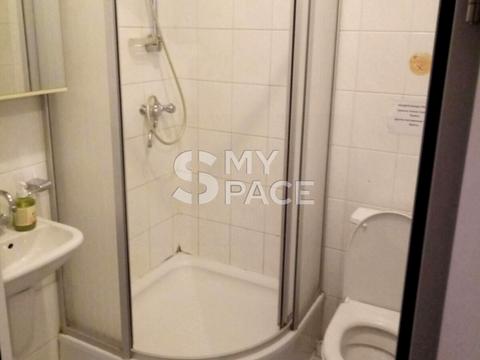 комерційна за адресою Костельна вул., 8