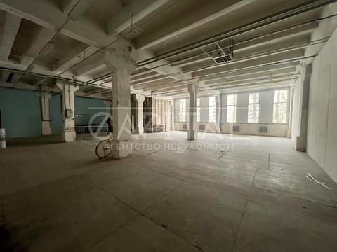 комерційна за адресою Івана Дзюби вул. (Сім'ї Сосніних), 3