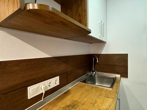 комерційна за адресою Пластова вул. (Остафова), 10