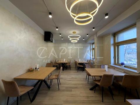 комерційна за адресою Стрілецька вул., 4