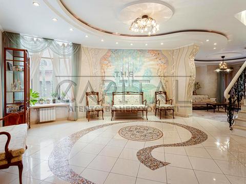 будинок за адресою Козин