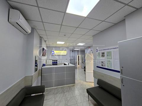комерційна за адресою 11-та Лінія вул., 4