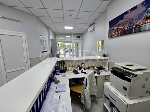 комерційна за адресою 11-та Лінія вул., 4