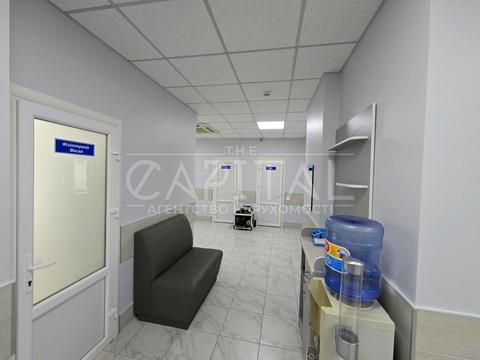 комерційна за адресою 11-та Лінія вул., 4