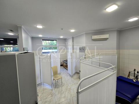 комерційна за адресою 11-та Лінія вул., 4