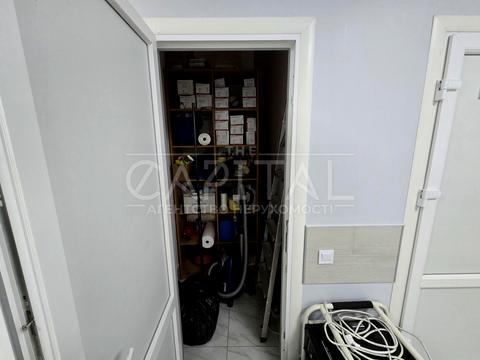 комерційна за адресою 11-та Лінія вул., 4