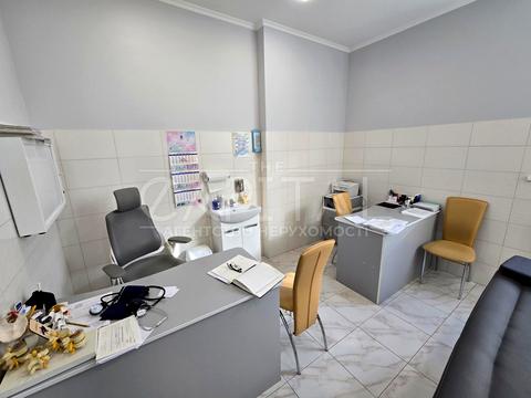 комерційна за адресою 11-та Лінія вул., 4