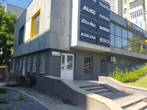 комерційна за адресою Міцкевича вул., 11