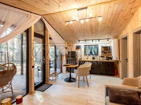 комерційна за адресою Покровська вул., 2