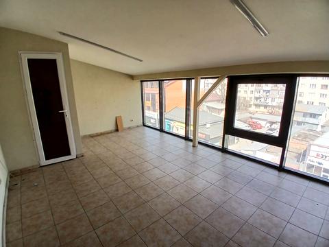 комерційна за адресою Торговиця вул., 9