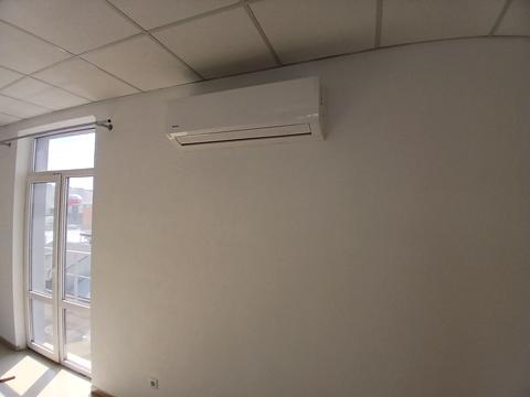 комерційна за адресою Торговиця вул., 9