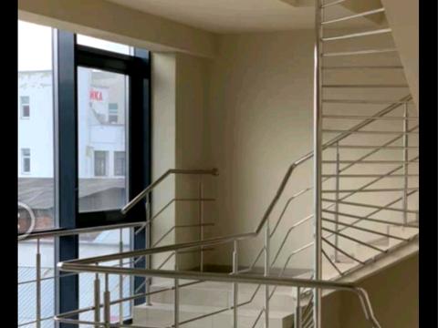 комерційна за адресою Торговиця вул., 9