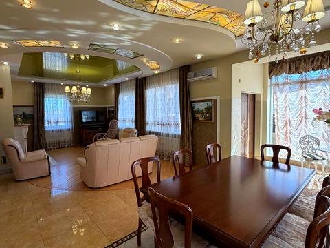 будинок за адресою Олени Теліги вул.