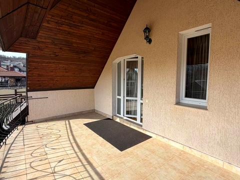 будинок за адресою Олени Теліги вул.