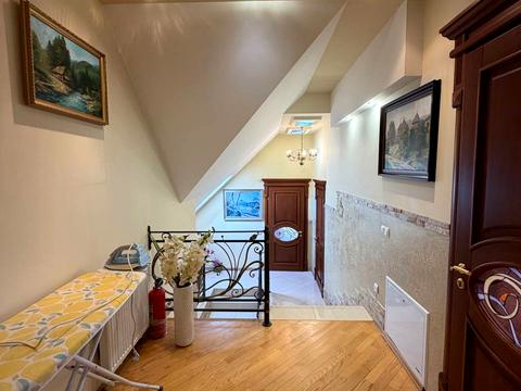 будинок за адресою Олени Теліги вул.