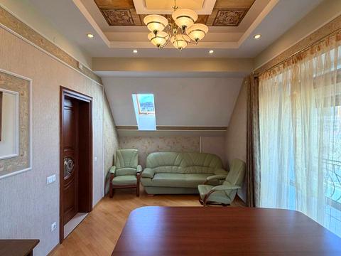 будинок за адресою Олени Теліги вул.