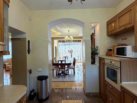 будинок за адресою Олени Теліги вул.