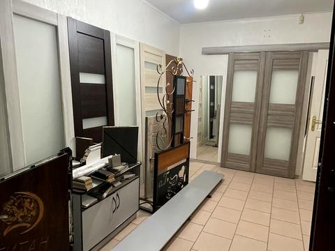 комерційна за адресою Свободи просп., 142