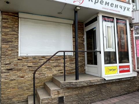 комерційна за адресою Свободи просп., 142