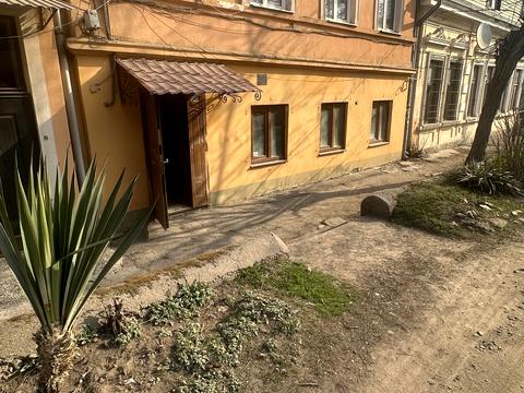 комерційна за адресою Капеланська вул. (Нікітіна), 26