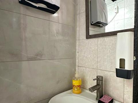 комерційна за адресою Шевченка вул., 81